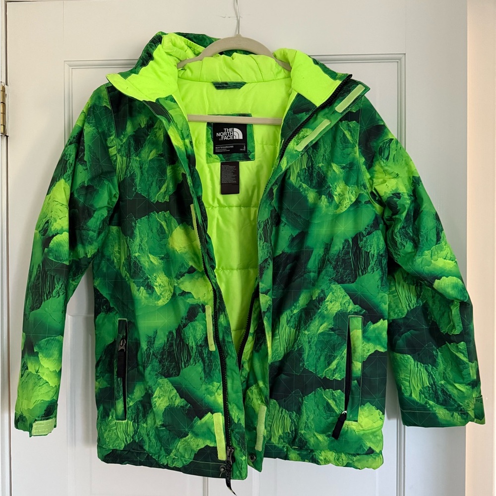 Gently used Northface boys ski jacket size 14 to 16